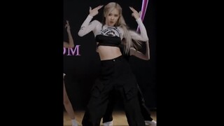 【朴彩英ROSÉ】220824 Pink Venom 练习室 ROSÉ 个人版