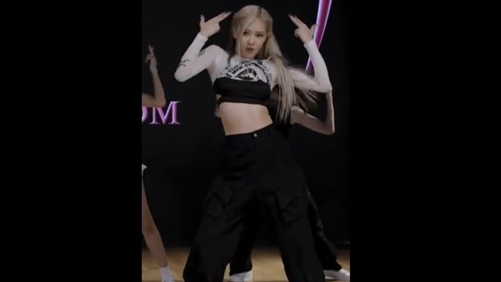 [ROSÉ Park Chae-young] 220824 Pink Venom Practice Room ROSÉ Solo Version