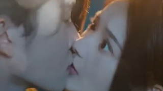 Aku tak sengaja menyelamatkan panglima kejam itu, tapi dia jatuh cinta padaku