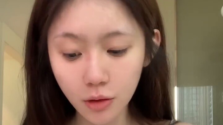 Aku bisa melupakan siapa pun selama Tahun Baru Imlek, tetapi aku tidak akan pernah melupakanmu.