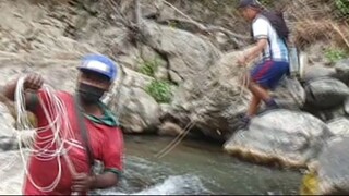 cast netting in Nepal | himalayan trout fishing with handmade cast net |
