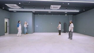 Kiss Of Life "Lucky" Dance Practice