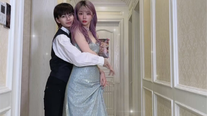 New Year's outfits for the housekeeper and the eldest lady