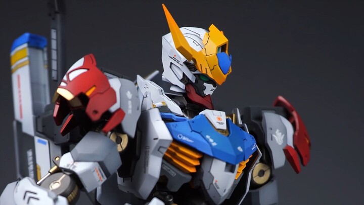 Buat EVO Barbatos Sirius yang dimodifikasi dengan satu set lebih sedikit
