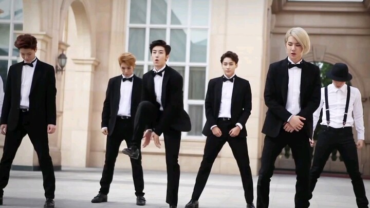 Liputan di balik layar pembuatan MV "Celebrate" oleh grup idola pria berbakat UNIQ (Saudara Penguin)
