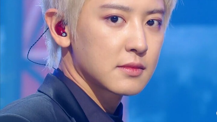 Park Chan-yeol's solo debut song "Black Out" performance stage on August 30, 2024