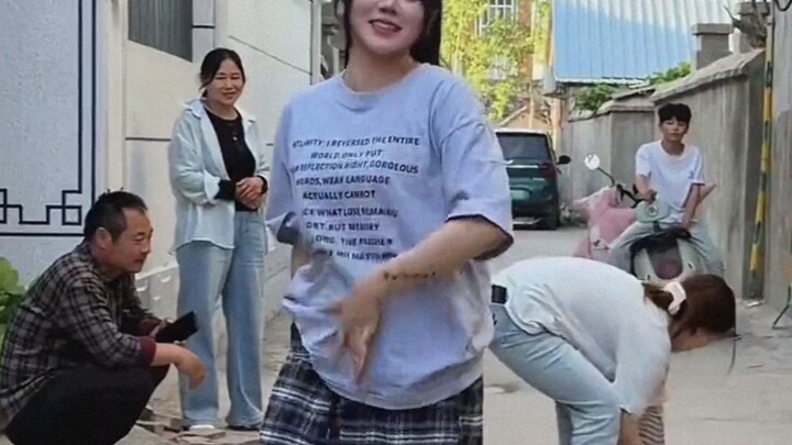 The beauty dances so well—she wouldn’t have pulled off this vibe without that little hip twist.