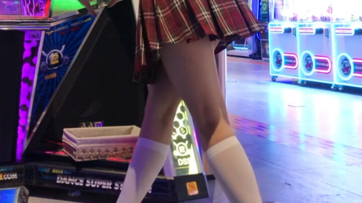 真的会有人不喜欢穿JK跳Rollin的小姐姐吗？可爱和性感我都要！