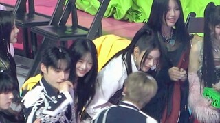 【NewJeans】ทักทาย ZB1 ด้วยการโค้งคำนับ + ภาพถ่ายตอนออกจากงาน MMA ของผู้ชนะห้ารางวัล ยิ้มสดใสอ่อนเยาว์