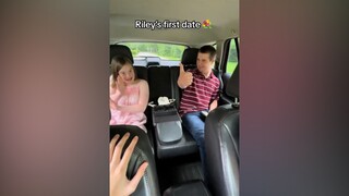 Riley, một cô gái mắc hội chứng Down, đã có buổi hẹn hò đầu tiên. Cô gái thì chủ động, còn chàng tra
