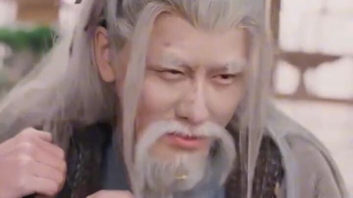 คนรับใช้เฒ่าทะลุมิติเปิดใช้งานระบบเตาหลอมเทพ