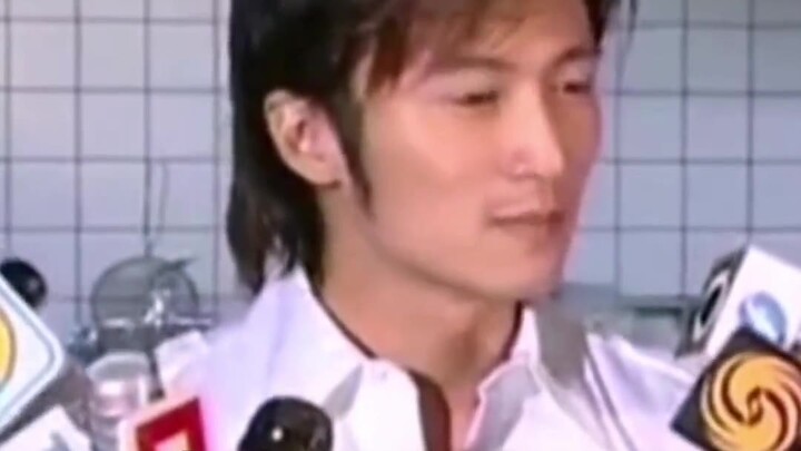 Khi Tiết Đình Phong biết mình lọt vào danh sách sao nam được các quý bà giàu có “nuôi”, anh cười bò 