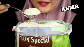 ASMR RAW RICE EATING|MAKAN BERAS DI KARUNG PLASTIK PAKE CENTONG |MAKAN BERAS MENTAH |ASMR INDONESIA