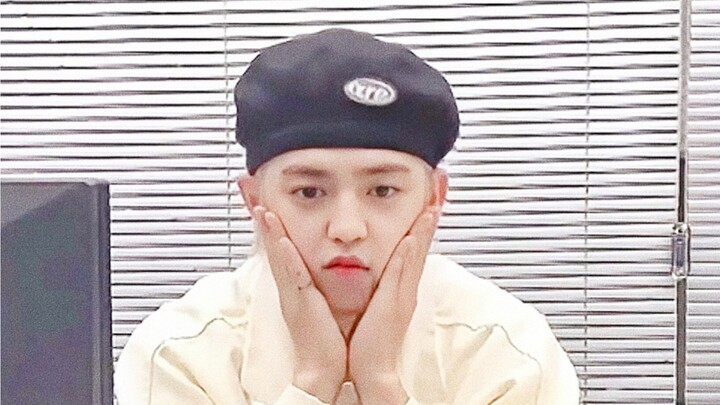 Choi Seungcheol! Anh xứng đáng là đội trưởng của SEVENTEEN! Khí chất của anh thật tuyệt vời!