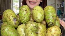 Gini kok buat salad yah …. Hebat banget yang bisa makan langsung gini …..