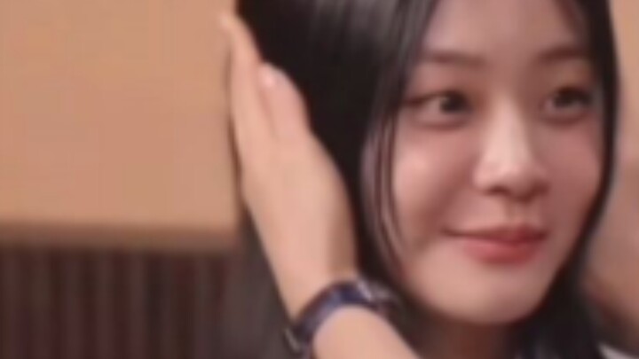 Hyeri, you really fascinate our puppy🥺