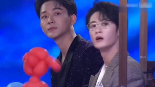 Yang Zi waved and Zhang Wanyi didn't see it. Pay attention to the next second he suddenly looked bac