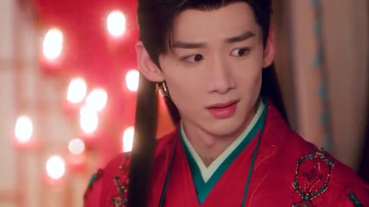 She doesn't want money or jewelry, but this girl wants me.