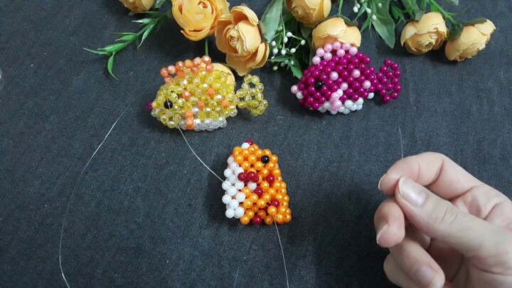 beaded fis 2/2#DIY# poisson perlé# Kết cườm con cá làm móc treo chìa khoá# የታሸገ ዓሳ# peix de pẻles#