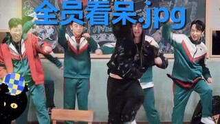 إياك أن تدع أفضل الراقصين يرتجل في البرامج التلفزيونية، أخشى أن لا يتمكن نجوم آخرون من التحكم بتعابي