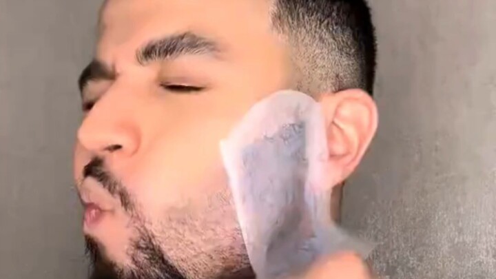 Bạn tôi đã xé xác mình thành một con hổ trắng🤣