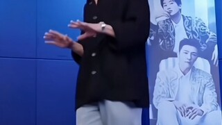 من لم يشاهد Xiu Xiu يرقص رقصة جماعية للفتيات؟