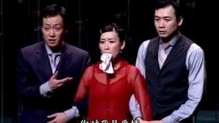 Có lẽ mỗi người đàn ông đều từng có hai người phụ nữ như thế, một đóa hồng đỏ và một đóa hồng trắng.