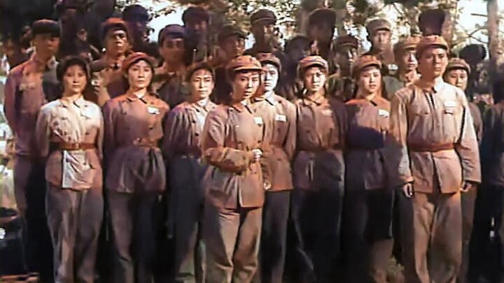 Versi berwarna - Putra dan Putri Heroik. Himne untuk Pahlawan -