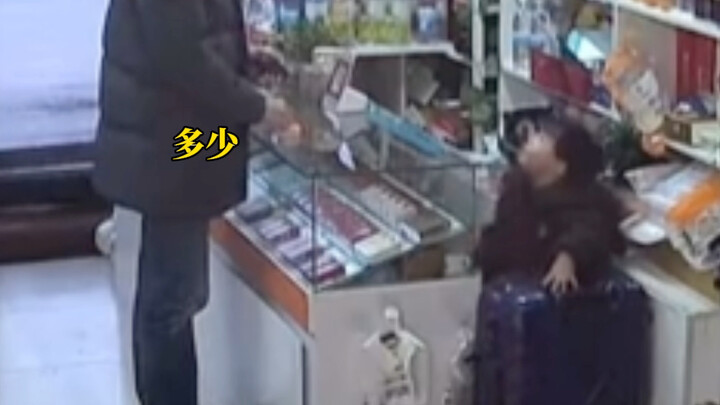 While the parent was in the bathroom, the adorable 3-year-old transformed into a shopkeeper, confide
