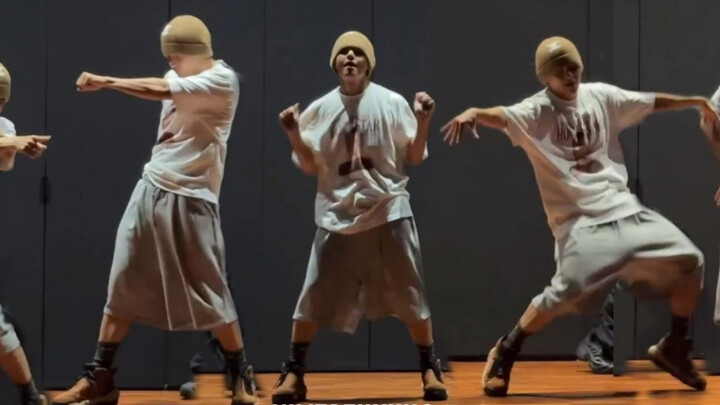 [Kim Taehyung] 240528 Updated dance video: Want to dance... but got swooned by his looks again!