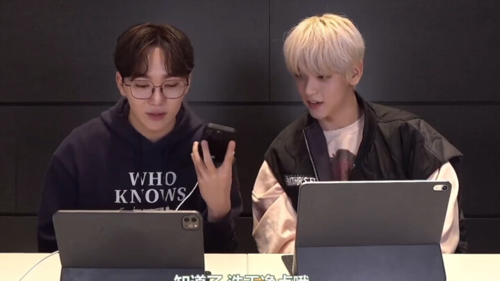 Tanpa menunjukkan wajah, hanya bermodalkan suara saja, Wonwoo berhasil naik ke tangga teratas di Kor