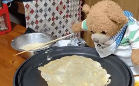 【Si Beruang Kuma】Ini aku, si Beruang! Aku akan bikin crepes lezat untukmu nih!