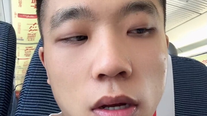 Love yourself first; when encountering toxic people, bravely tell them to get lost.