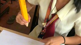 ma'am tinusok po Ako ng lapis "Yung lapis"