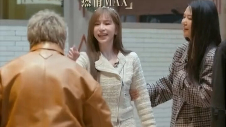 When Wang Xinling saw Han Hong’s performance, she found it a bit adorable.