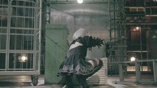 نسخة حقيقية من 2B من Nikke تطلق النار [Nikke]