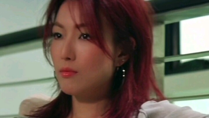 Namun, dia yang begitu mencintai perhiasan pada akhirnya justru hanya peduli di mana dia berada... Y