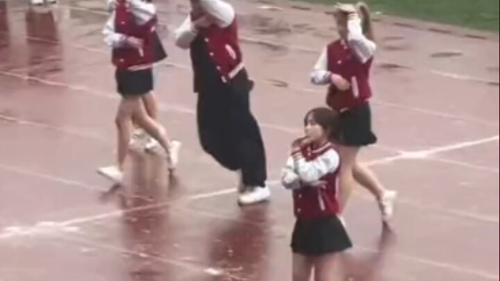 สาวน้อยข้างๆ ดูไร้เสน่ห์ไปในทันที