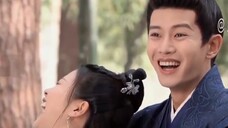 How good is Bai Lu at chatting? The driver thought she and Zhou Shen were too noisy in the car, and