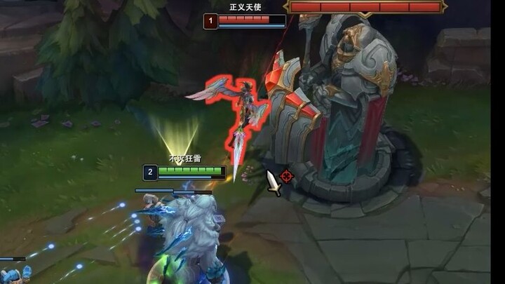 Thiên thần: Cậu level 2 mà đã vượt qua trụ của tớ à? Tớ còn nguyên máu cơ mà? Á!!