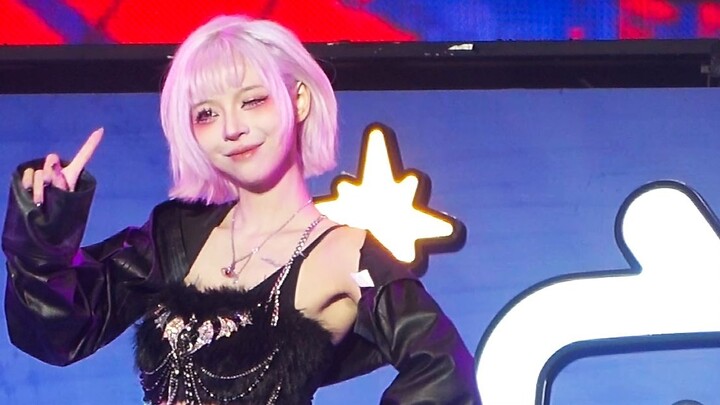 Dance Little Cat ★Beyond the way★ Dance to your heart's content and let your left shoulder show off!