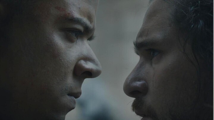 Setelah Daenerys Targaryen wafat, kenapa Grey Worm tidak langsung menusuk perut Jon Snow di tempat i