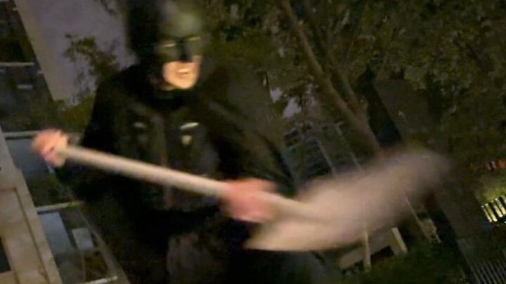 Batman: Aku kangen orang tuaku! (Penggalian)