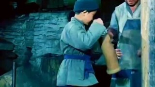 他把盐化成水，躲过敌人的搜查