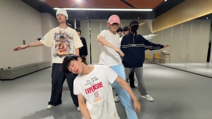 [Medusa] Rehearsal Room | Full Version