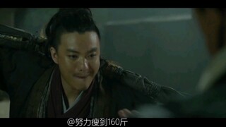 十年龙套无人识，一朝加钱天下知。