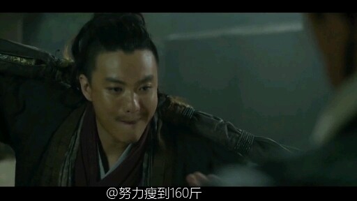 十年龙套无人识，一朝加钱天下知。
