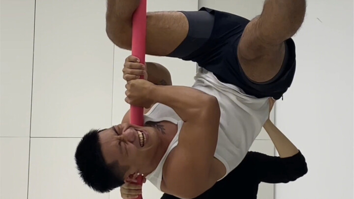 Otot kaku di gym, pengalaman pertama menari tiang!