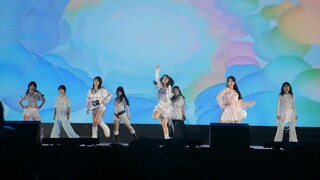 Màn biểu diễn "Gee" của câu lạc bộ nhảy đường phố trong lễ kỷ niệm 40 năm thành lập trường Trung học