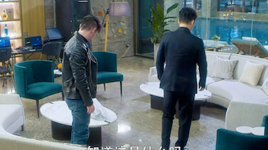 Special Forces Undercover Agent Caught by Girlfriend—To Protect Her, He Has No Choice But to Open Fi